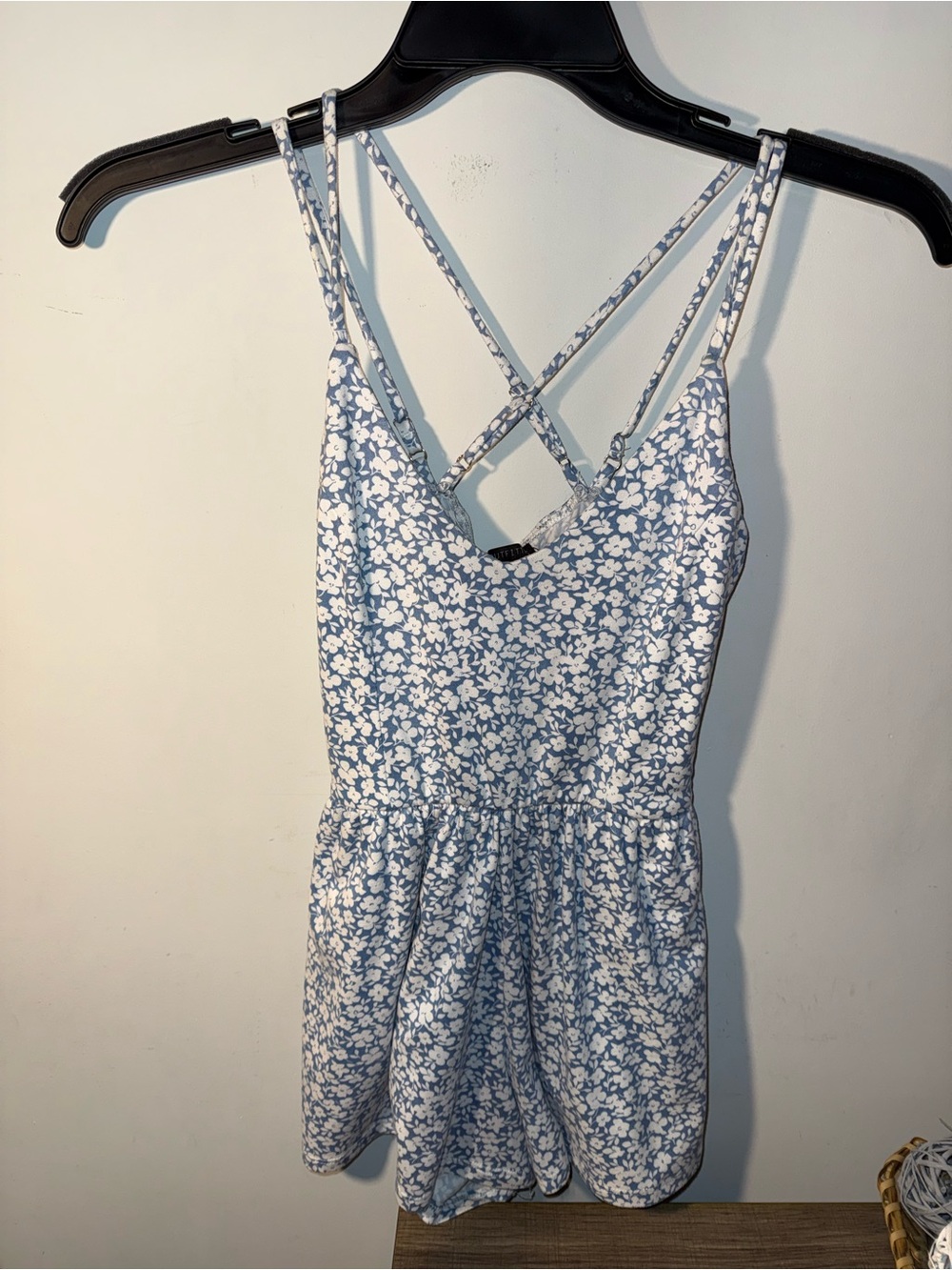 Urban Outfitters Blue & White Floral shorts romper XS adjustable straps